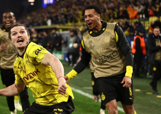 Người cũ Man United đi vào lịch sử Champions League