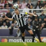 Người hâm mộ so sánh Dan Burn với Van Persie sau cú đánh đầu xoáy