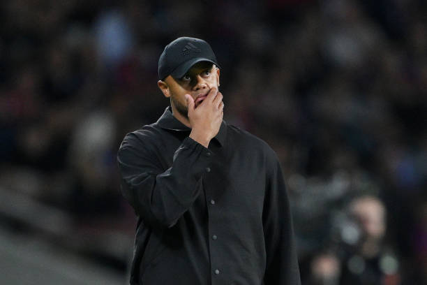 Nhìn Barca, Bayern mới vỡ lẽ với Hansi Flick