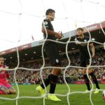 NÓNG: Man City tiếp tục mất trung vệ trước thềm Champions League