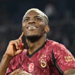 Osimhen lập hat-trick hạ Ajax, vượt Mbappe và Haaland ở Champions League