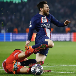 Pavard bị chỉ trích vì vào bóng nguy hiểm với Messi