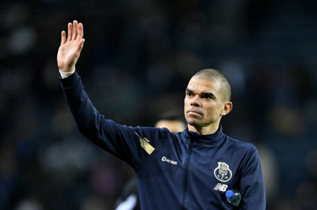 Pepe cùng hậu bối lập kỷ lục tại Champions League