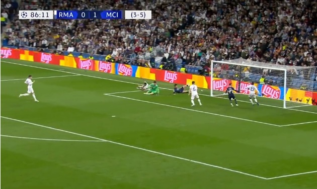 Pha bóng cho thấy Man City ‘xui tận mạng’