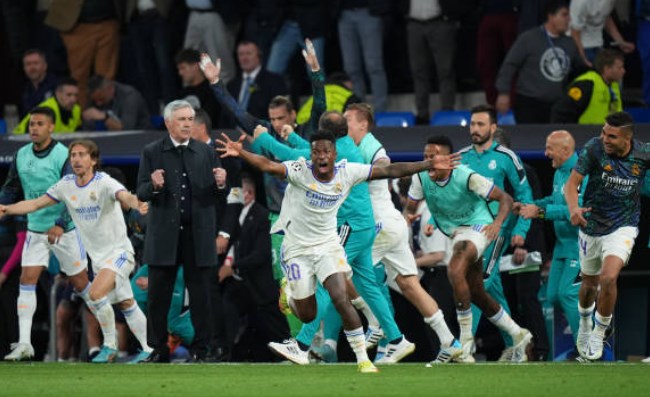 Phản ứng kinh điển của Ancelotti với bàn thắng thứ 2 của Rodrygo