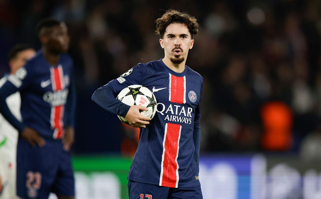 PSG bị nhận xét thua kém Arsenal, Vitinha phản pháo