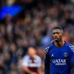 PSG hú vía trước Villa, Dembele cáu gắt từ chối nhận giải Cầu thủ xuất sắc nhất