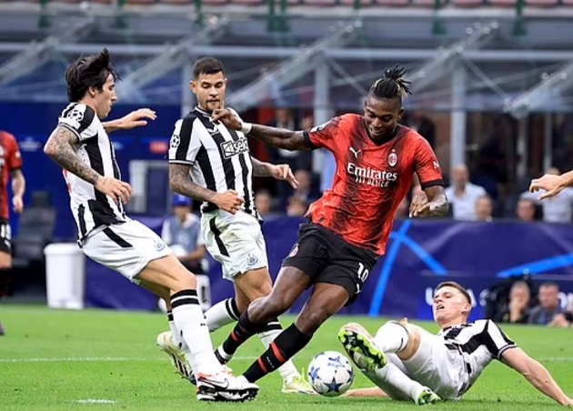 Rafael Leao bị chỉ trích khi cố tỏ ra thông minh