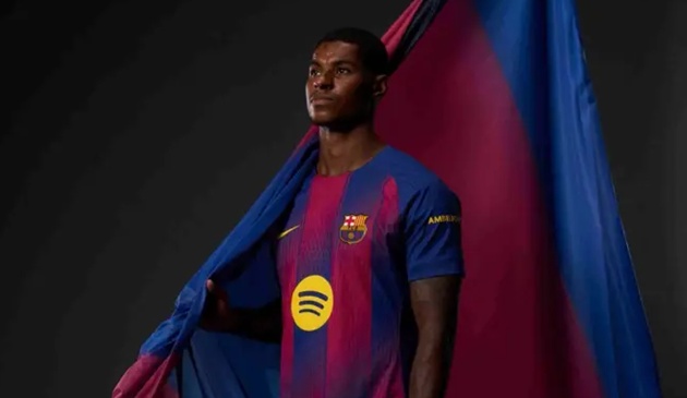 Rashford trở lại Anh đối đầu Newcastle