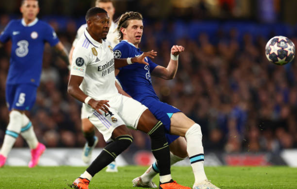 Real đón hai cú sốc sau chiến thắng Chelsea