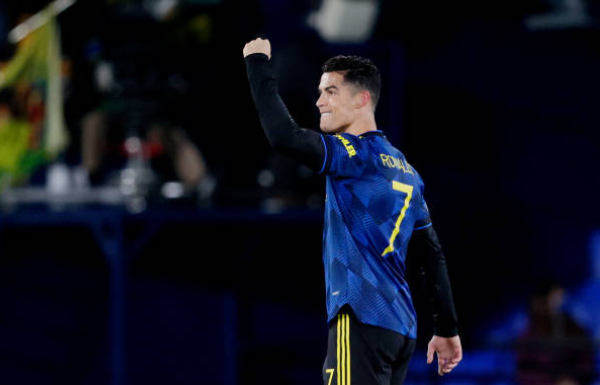 Ronaldo gửi thông điệp đến NHM Man Utd sau trận thắng Villarreal