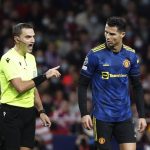 Ronaldo tỏ thái độ với trọng tài