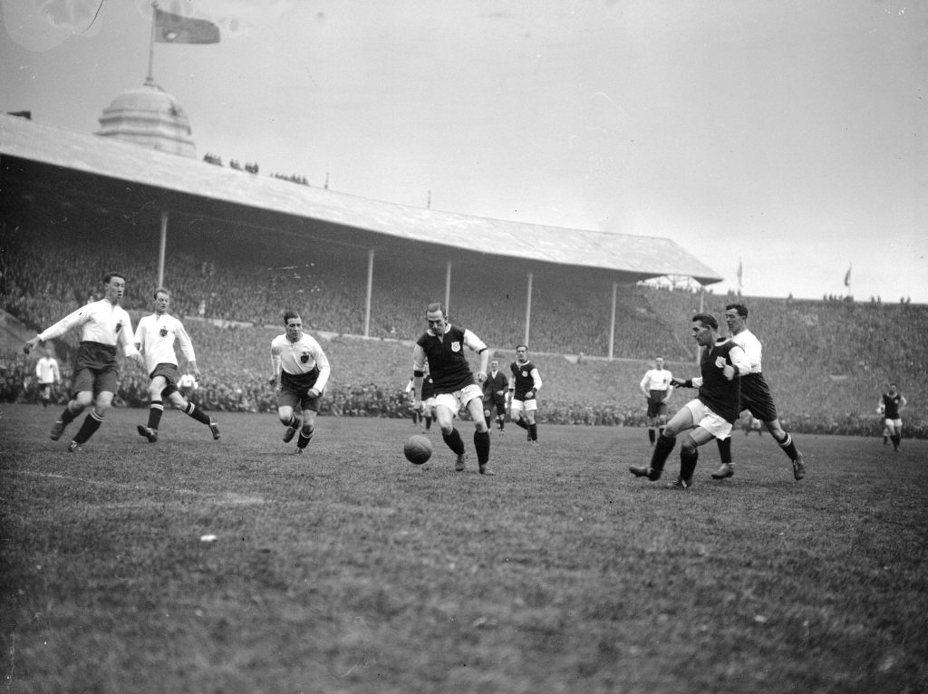 Sân vận động Wembley: Trái tim bóng đá Anh Quốc qua một thế kỷ