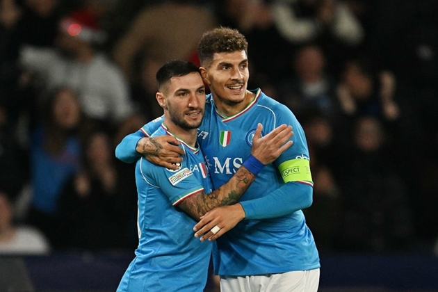 Sao Napoli: “Chúng tôi xứng đáng đi tiếp”