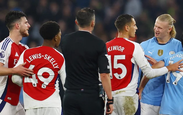 Sao trẻ Arsenal đã “ghim sâu” tên vào tâm trí của Haaland