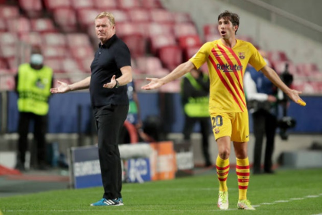 Sergio Busquets: “Thật dễ dàng để sa thải huấn luyện viên”