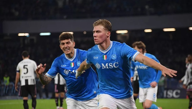 Soi trận Benfica vs Napoli: Mourinho đối đầu Conte đầy quyết liệt