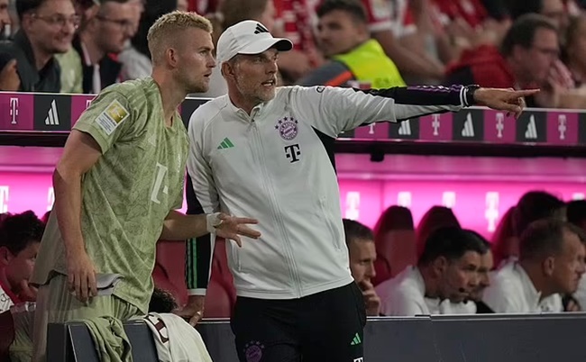 Sóng gió tại Allianz Arena, De Ligt bốc hỏa sau trận Man Utd