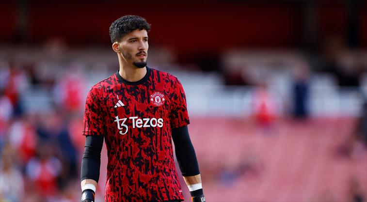 Ten Hag nêu lý do không sử dụng Altay Bayindir