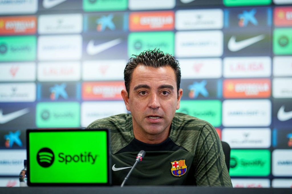 Thắng Porto, Xavi cán cột mốc khủng với Barca