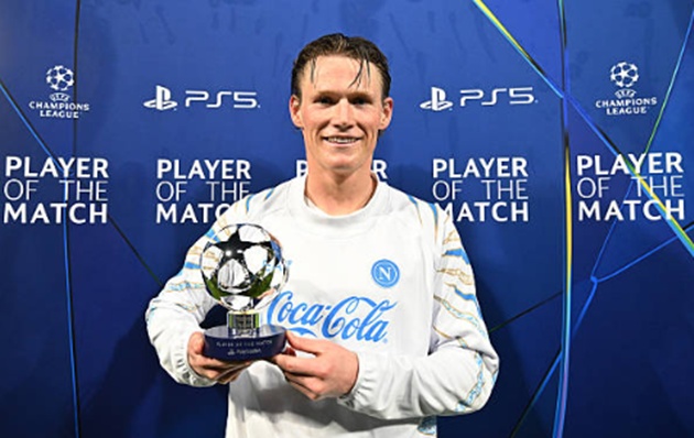 Thi thoảng gặp khó, cứ nhìn về McTominay