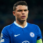 Thiago Silva tỏ thái độ khi bị Lampard thay ra
