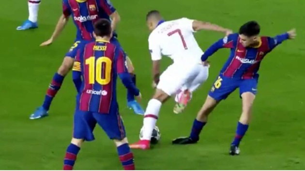 Thua thảm PSG, Joe Cole chỉ trích 3 thủ lĩnh của Barcelona