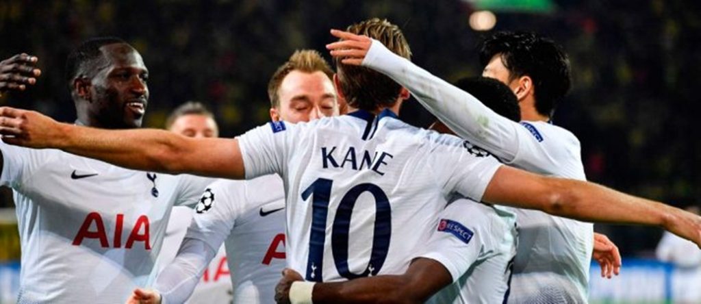 Thủng lưới 4 bàn, thủ môn Dortmund nói điều bất ngờ về Harry Kane