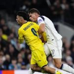 Tình huống gây tranh cãi của Van de Ven trước Villarreal