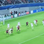 Trọng tài Champions League gây tranh cãi trong trận đấu của Man City