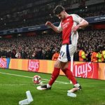 “Trọng tài đáng lẽ nên dừng trận đấu của Arsenal”