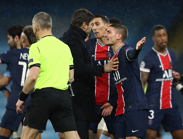 “Trọng tài văng tục với PSG”