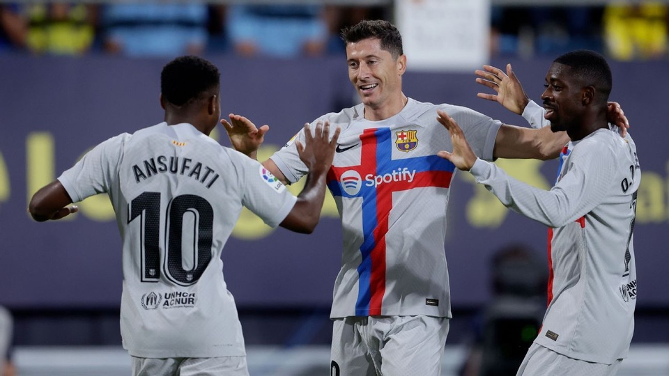 UEFA cho phép Barca dự Champions League