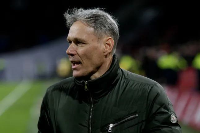 Van Basten khuyên Barcelona thay đổi vị trí của Lamine Yamal sau thất bại trước Inter