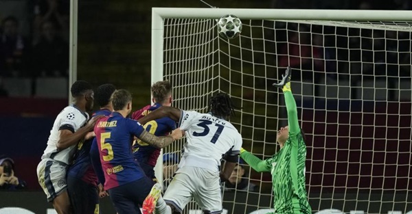 Vấn đề cũ lặp lại với Barca