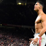 Vào vai cứu tinh, Ronaldo gửi thông điệp đầy cảm xúc