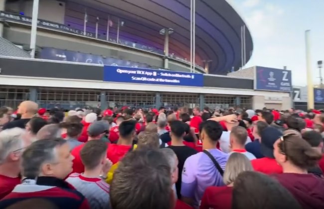 Vì sao trận Liverpool – Real Madrid bị hoãn 35 phút?