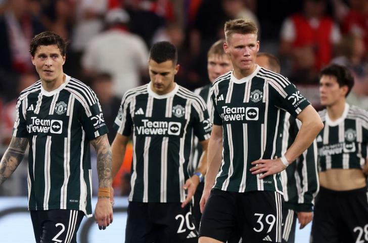 Victor Lindelof phản ứng sau sai lầm của Onana