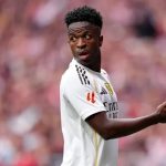 Vinicius lại tỏ thái độ với Xabi Alonso khi bị thay ra