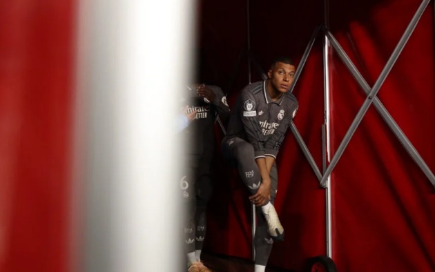 ‘Vinicius quá rối rắm, không thể chấp nhận được với Mbappe’