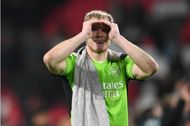 Vượt qua vòng bảng, Arsenal rủng rỉnh tiền “đi chợ”