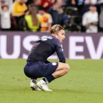 Wenger công kích tiền vệ Man City