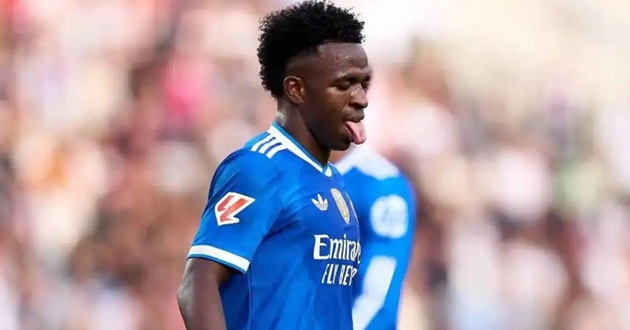 Xabi Alonso bênh vực Vinicius sau bàn thắng bị VAR từ chối