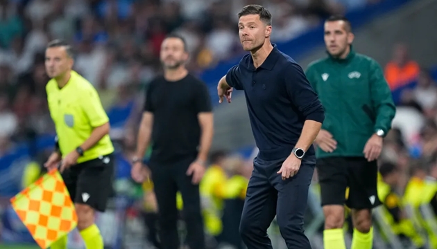 Xabi Alonso lý giải việc để Vinicius ngồi dự bị trong trận thắng Marseille