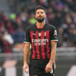 Giroud đá hỏng phạt đền, Pioli vào nói chuyện ngay