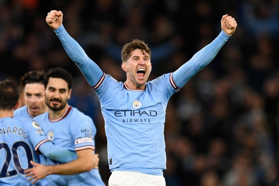 John Stones là ‘hòn đá ma thuật’ của Pep