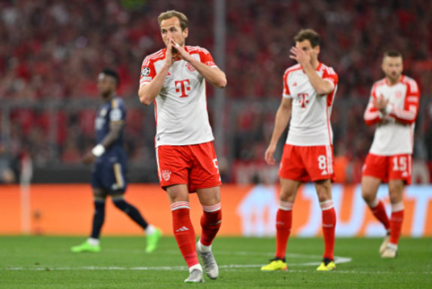Kane nổ súng, Bayern rượt đuổi nghẹt thở với Real