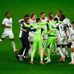 Màn nâng cúp hoành tráng của Real Madrid