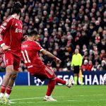 Salah san bằng kỷ lục của Carragher tại Champions League